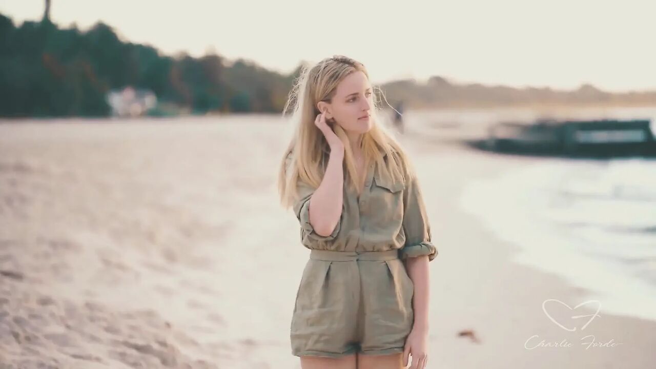 Fading Featuring Charlie Forde, Olive Gee