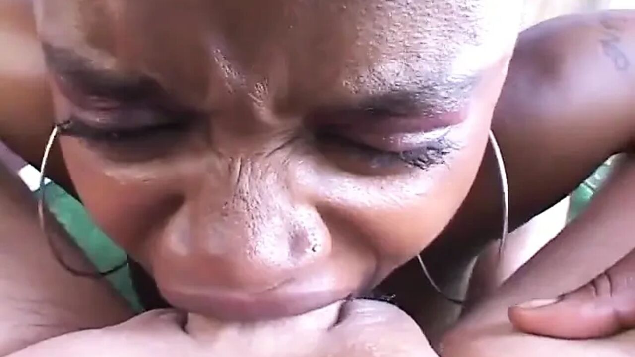 Cum-explosion in stepsister's face