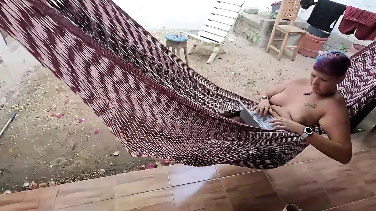 Wife's Getting a Cock in Her Mouth While She Is Lying in the Hammock