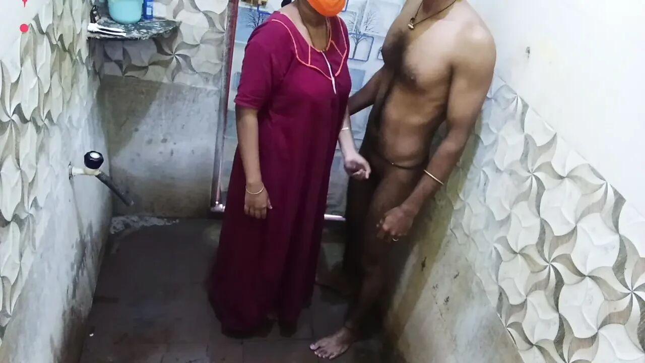 Indian wife funking in bathroom in hot recording video