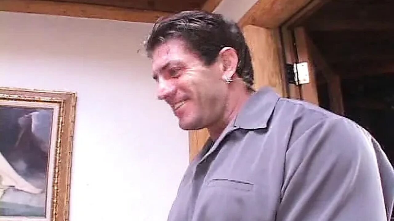 Muscular man bangs mouth and pussy of a brunette girl in many ways