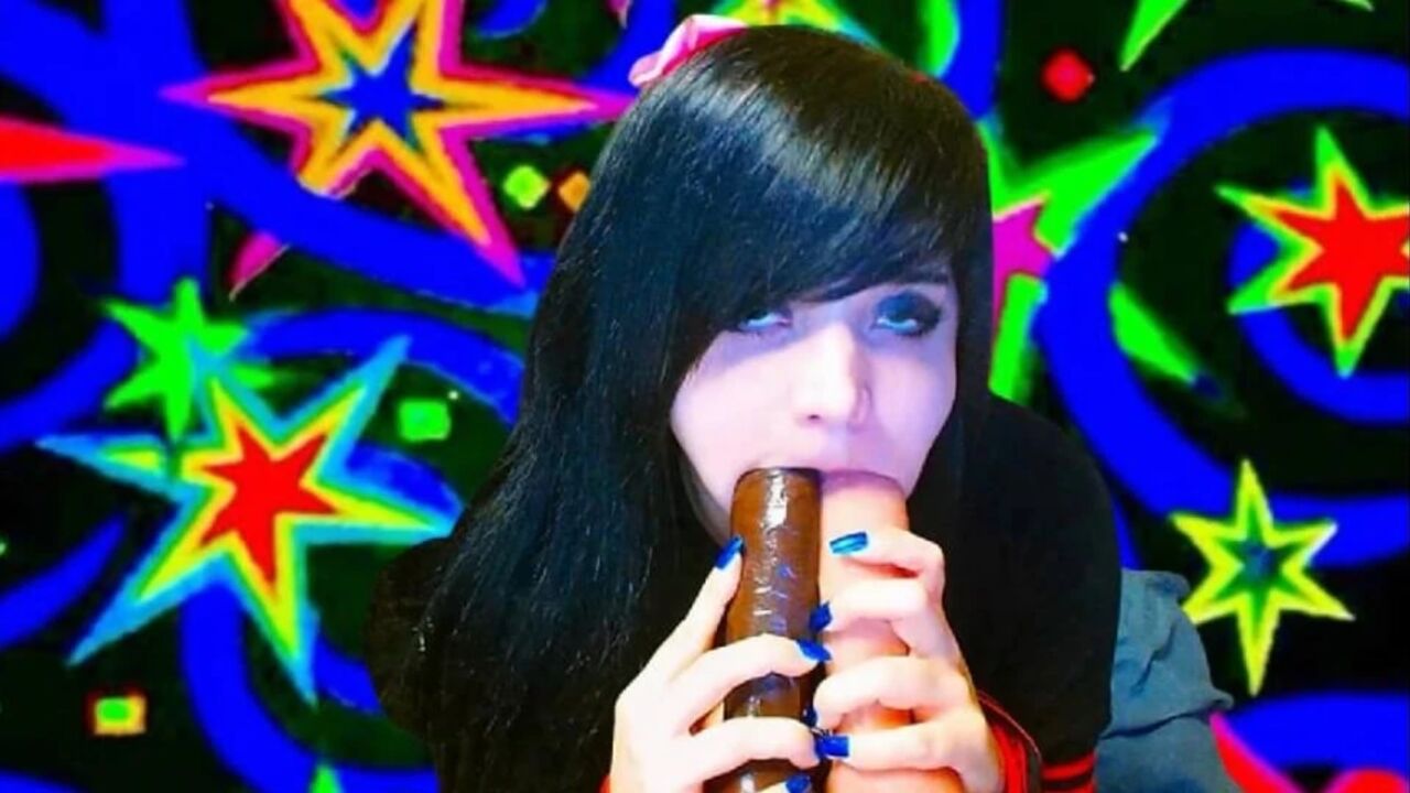 Sucking Two Big Cocks