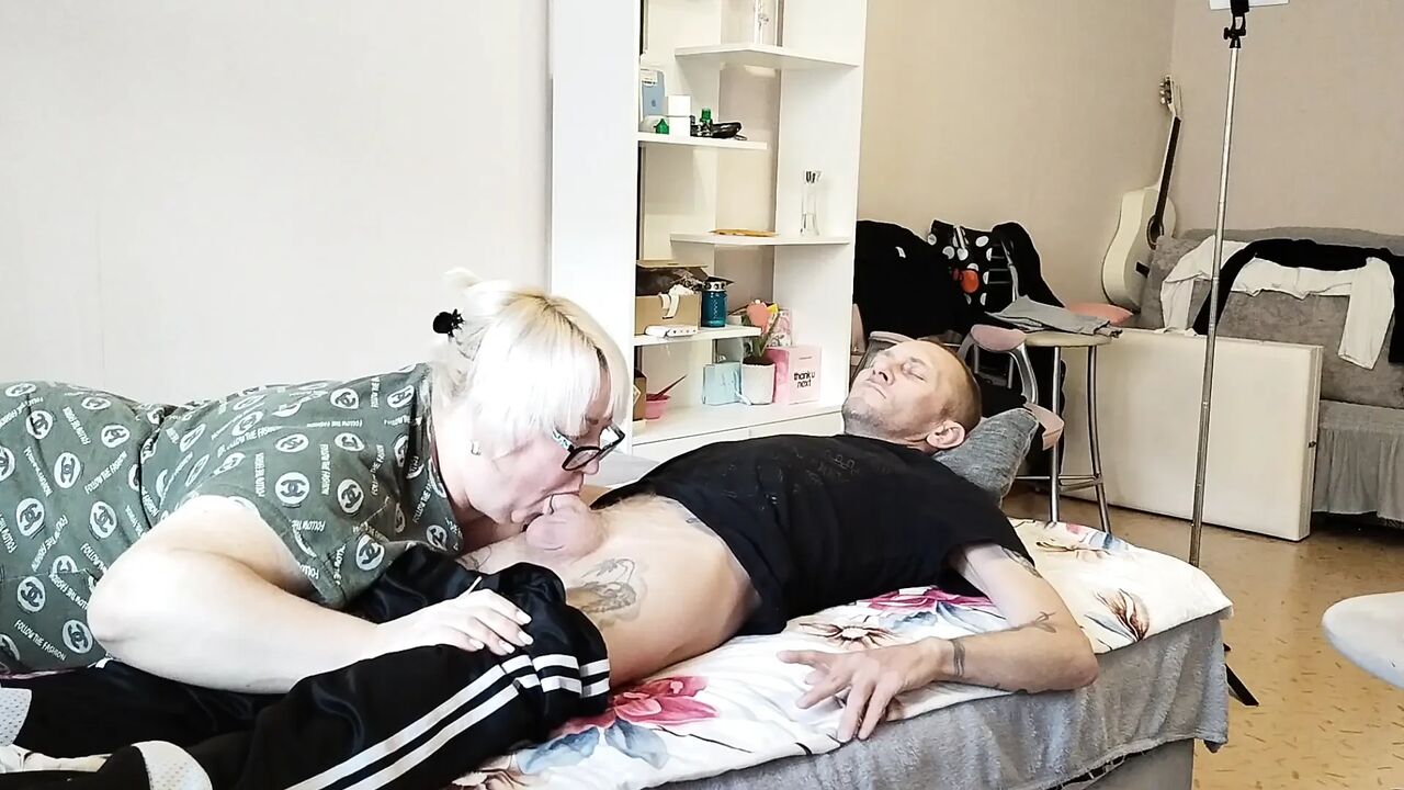 Girlfriend sucks out every last drop of cum