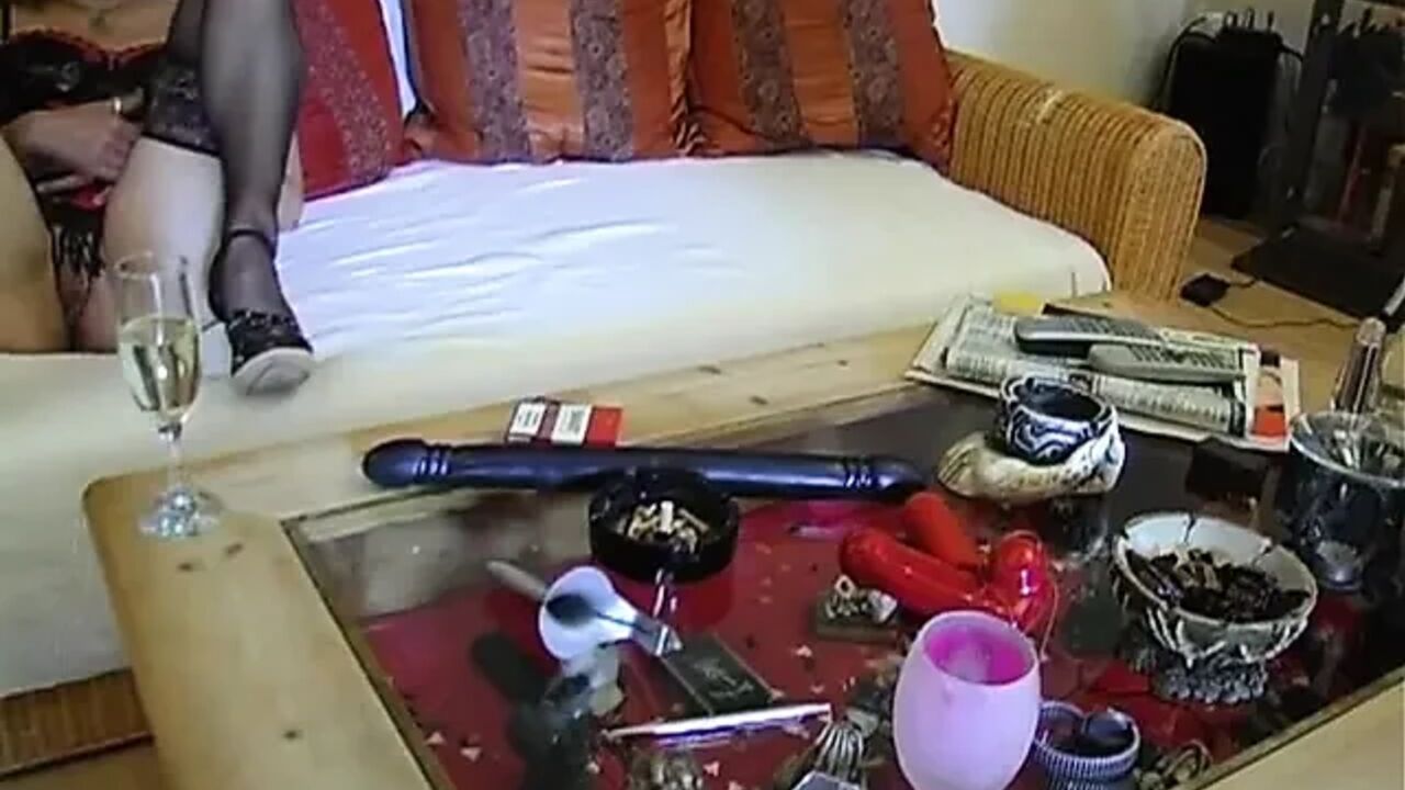 Horny mature whore enjoy in double dildo anal masturbation