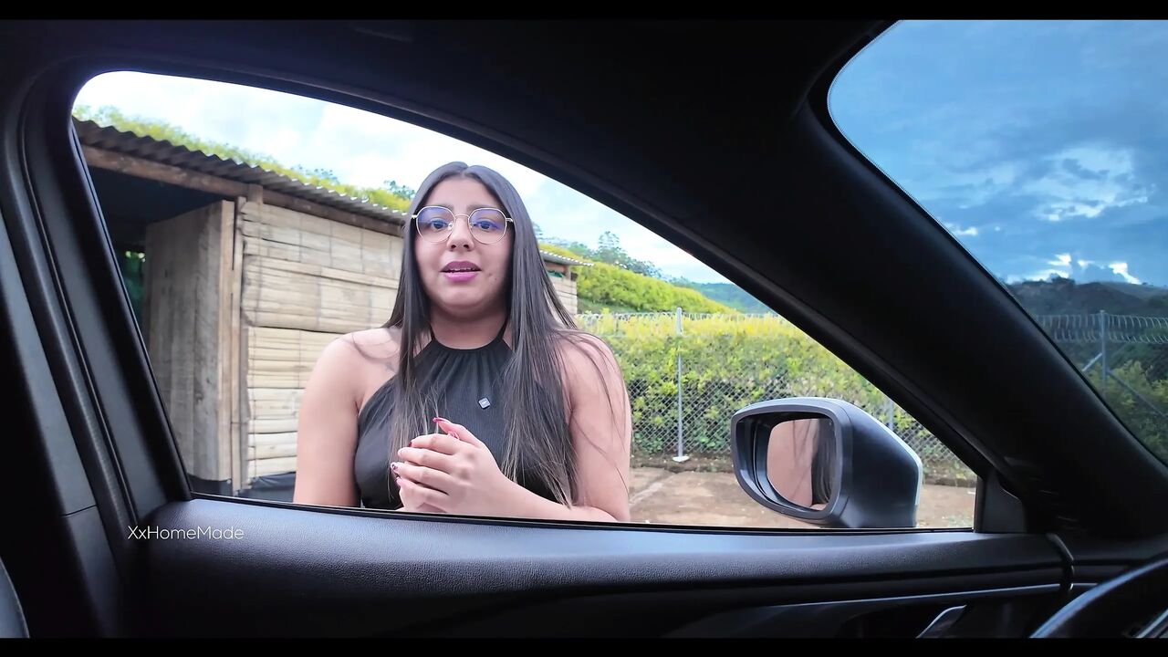 (Risky Sex) I Helped a Cute Girl on the Road!