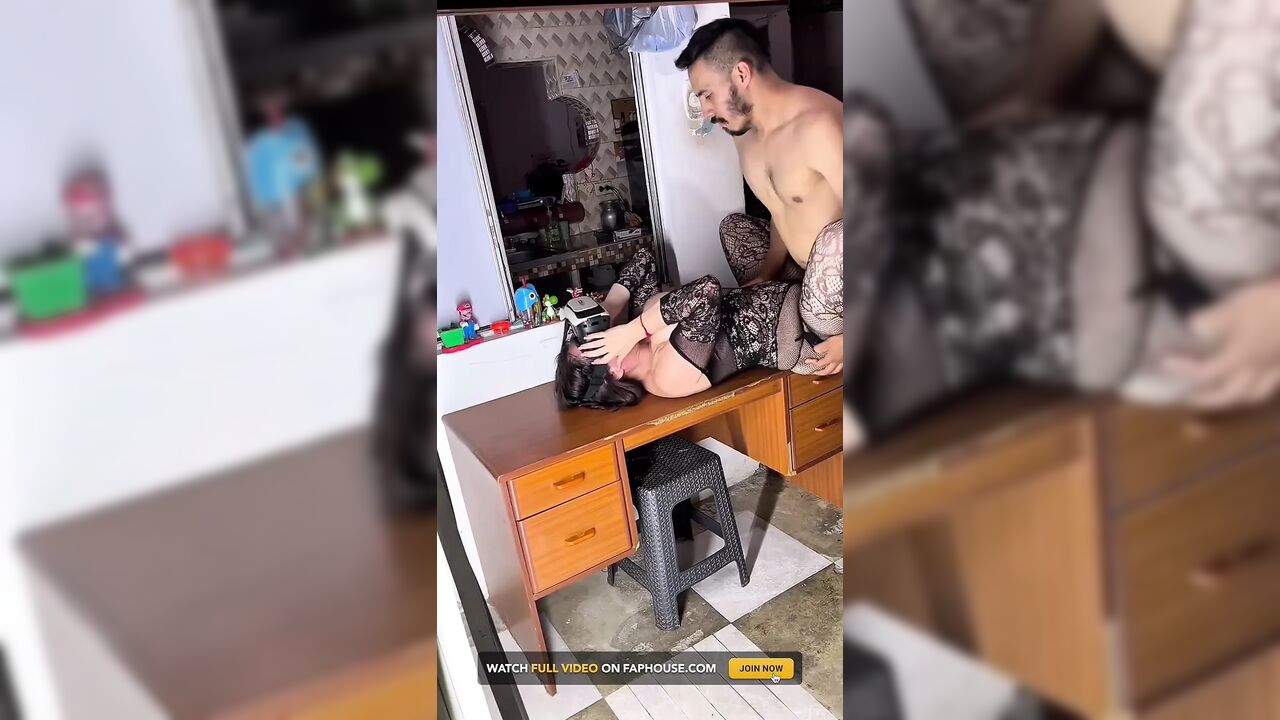 Mature Playing I Penetrate Her in Four I Suck Ass Busty MILF Plays Virtual Reality Pussy Sex