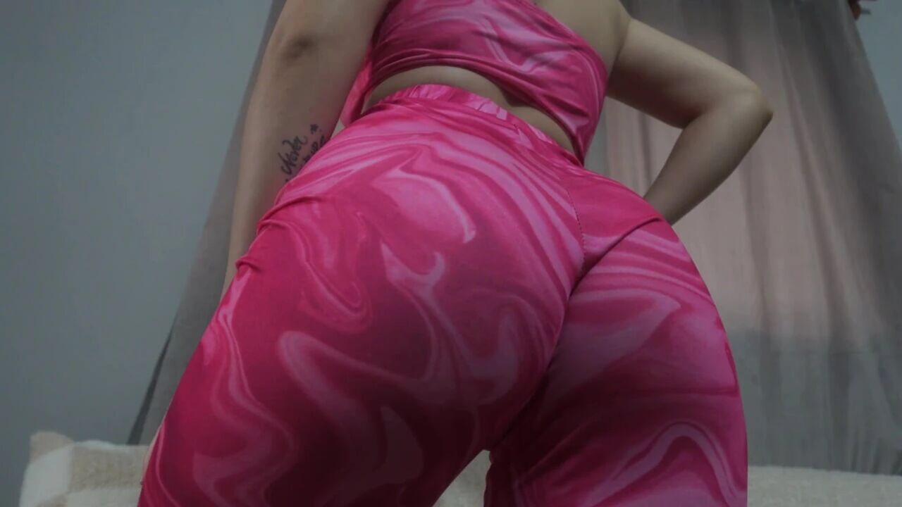 my pinay big ass milf wife in leggings camel toe pussy then masturbates until orgasm and her pussy is wet then plays with her
