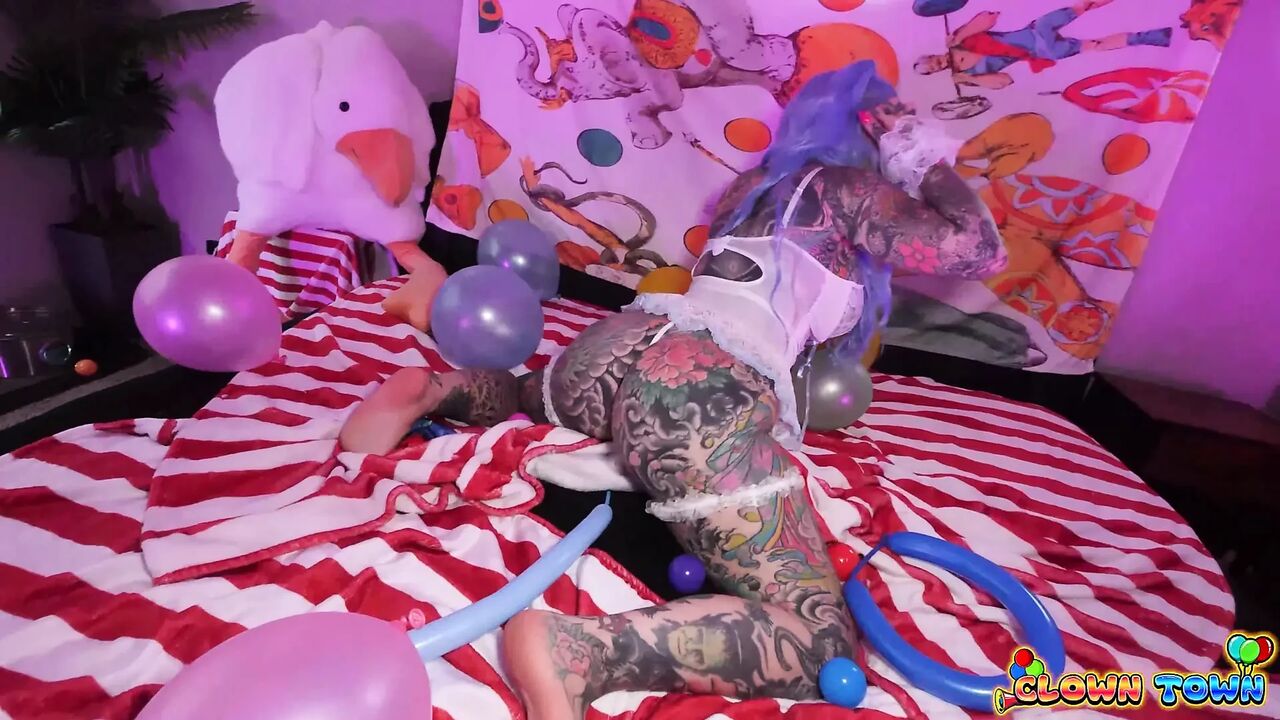 Clown Town Ep.4: Hottie Tiger Lilly Gets Creampied and Came in