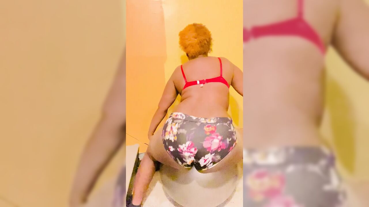 WILD CRAZY GOOD EBONY TWERK (Name - Alliyah Alecia Scott)