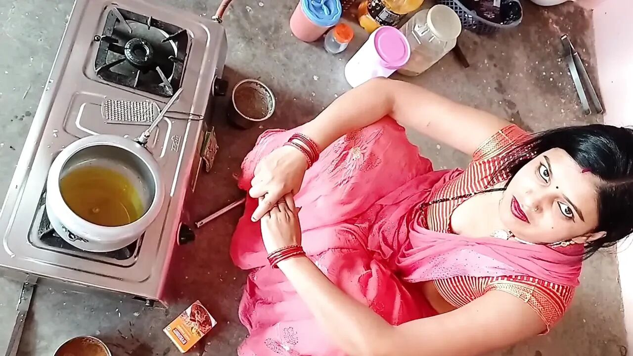 Younger step brother's hot sister-in-law became vigorous after seeing her beauty