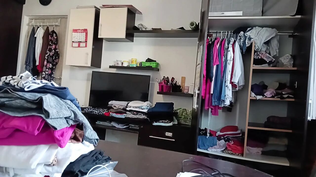 Amateur Wife Has Fun Trying on Clothes and Cutting Them.