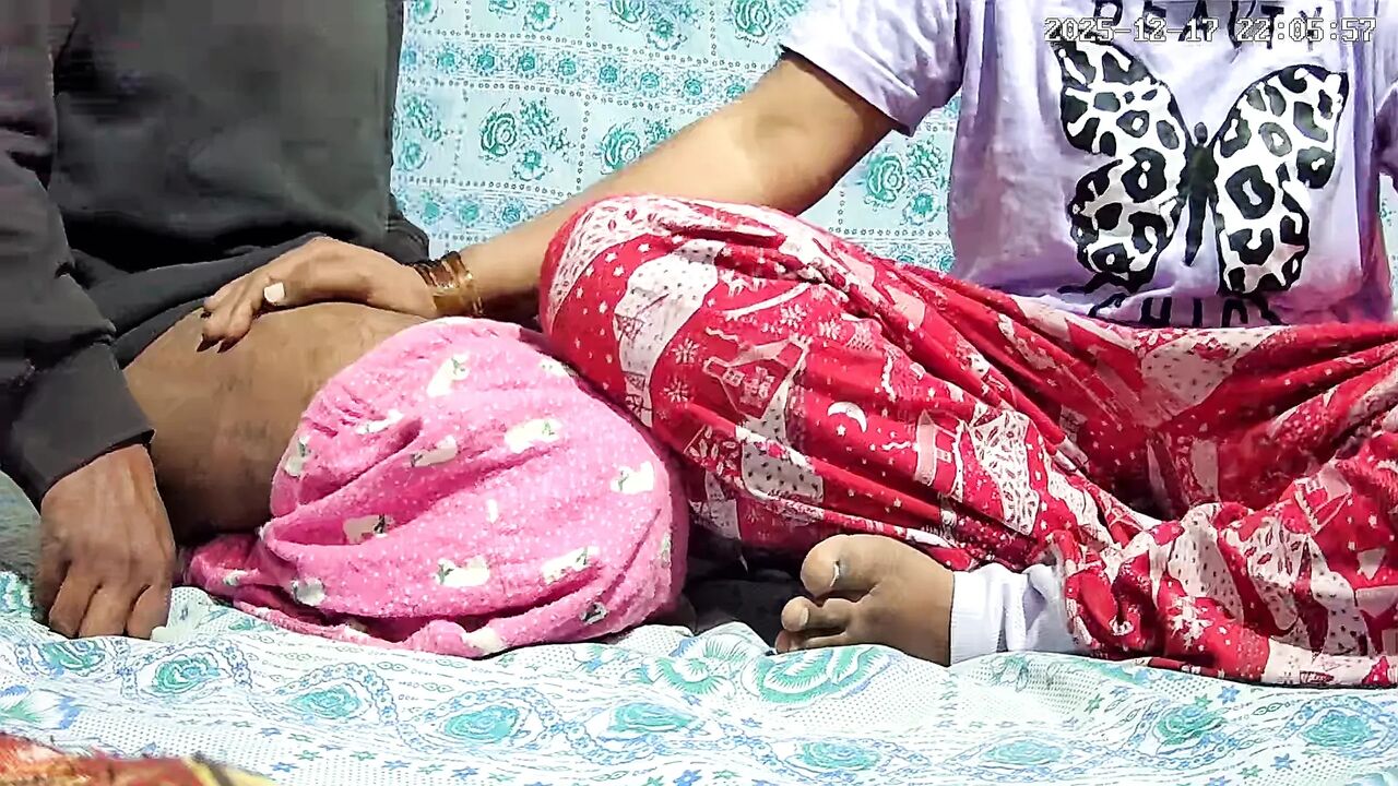 Up Indian dasi bahabi and Dewar doggy style sex