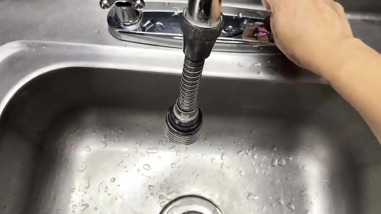 Housewife Cheats on Her Husband with Plumber - Porn in English