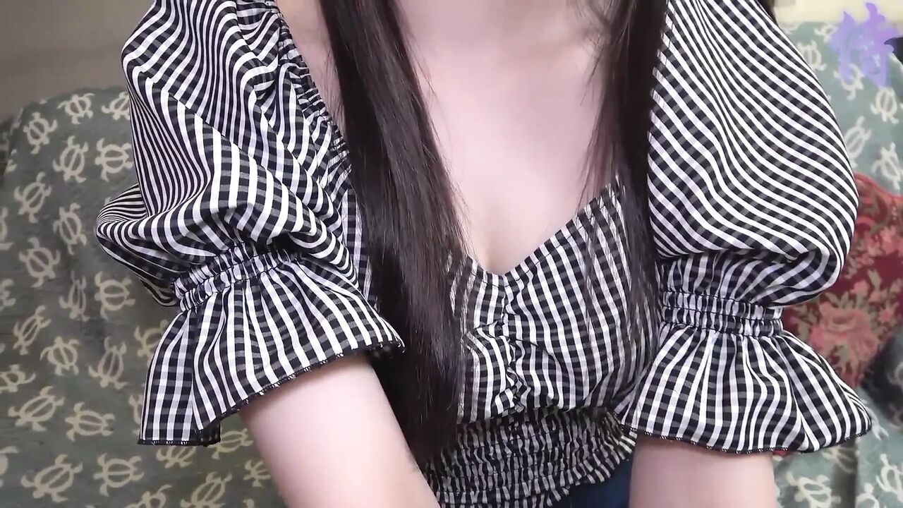 Horny Asian sluts #204