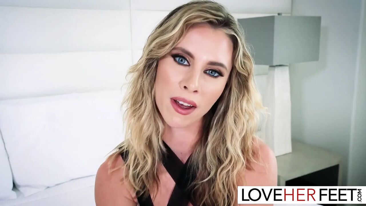 Mesmerizing Blondie Anya Olsen Teases With Her Feet On POV