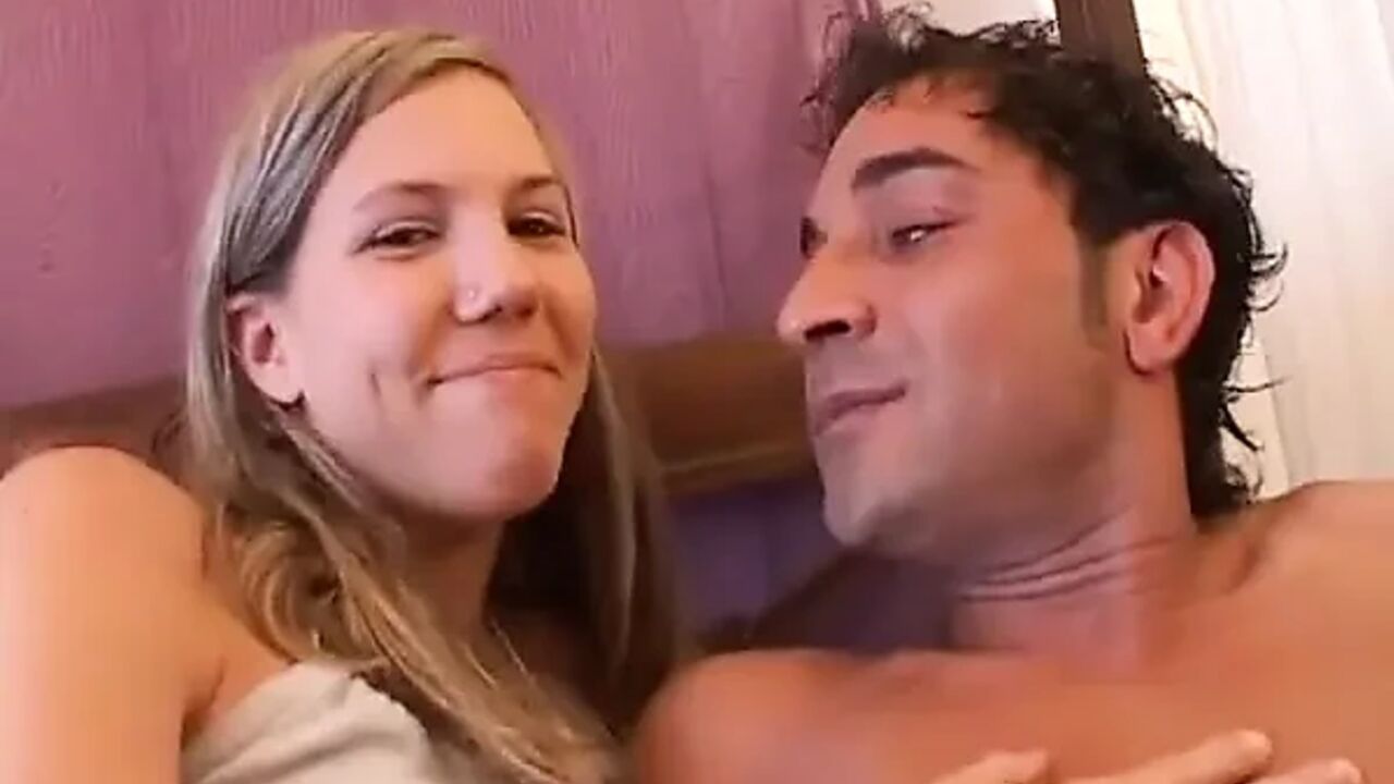 Hot Chick Convinces Boyfriend to Fuck on Film