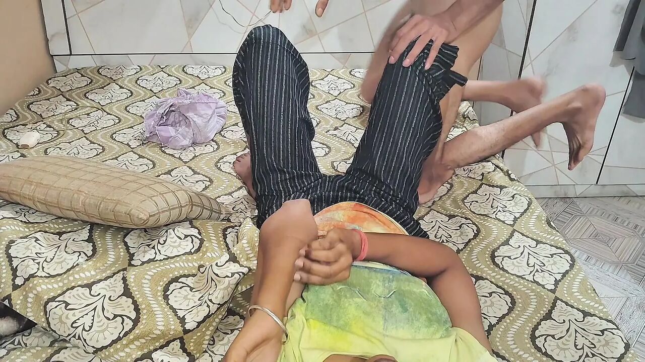 Indian Desi village beutiful girl tight pussy in hindi sex video