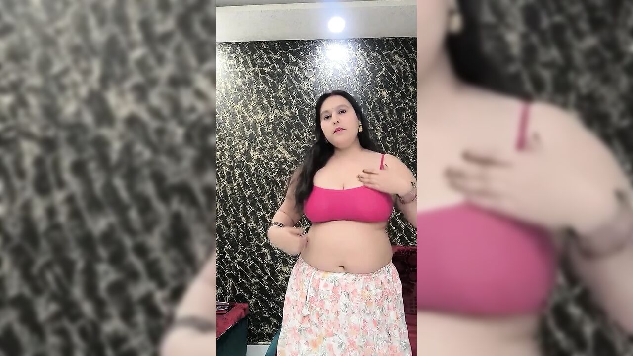 Puja Bhabhi Fingerings Pink Pussy