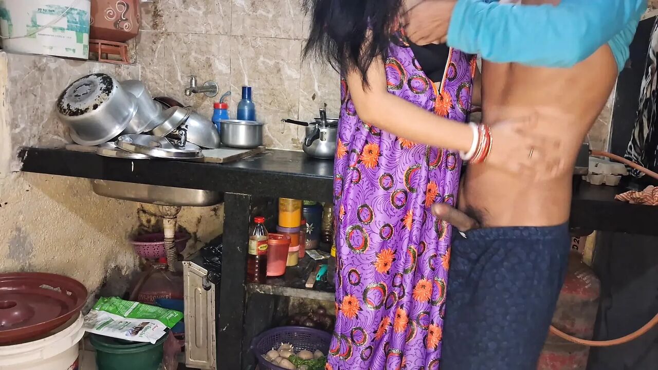Indian Desi Village Bhabhi And Devar Hard Fucking In Kitchen xxx video,Hot Beautiful Bhabhi Devar Sex Viral Video