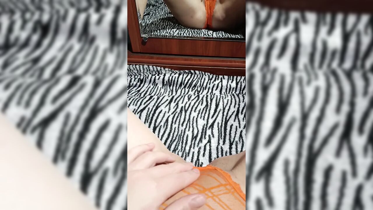 Homemade Masturbation in Front of the Mirror Without Taking off Her Panties