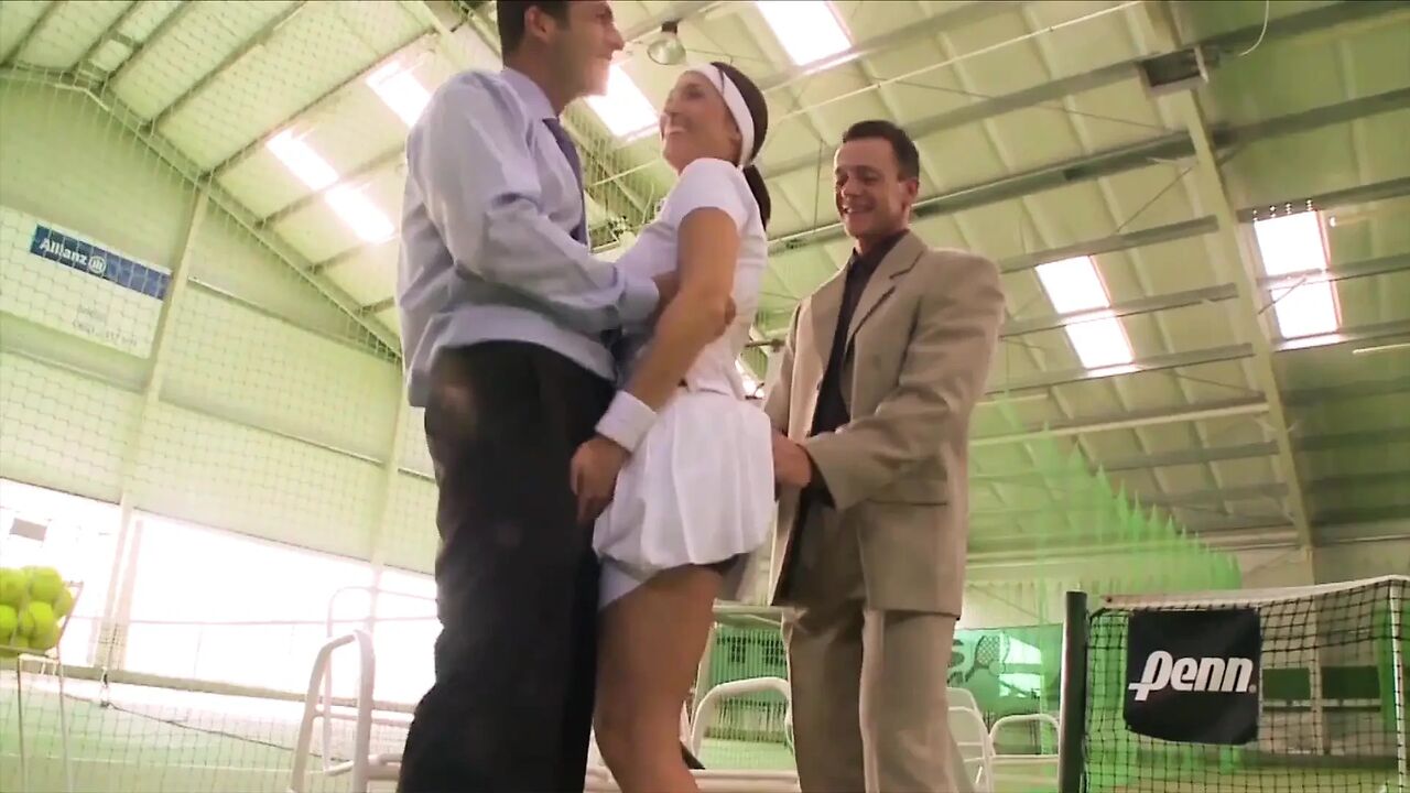 Babe with redhead gets fucked on tennis court