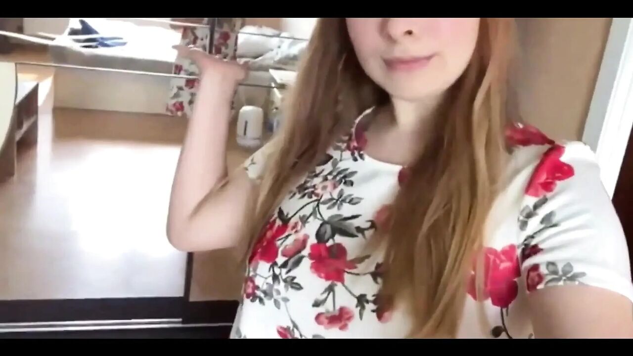 Teen Squirting Very Wet Pussy Moaning Loudly