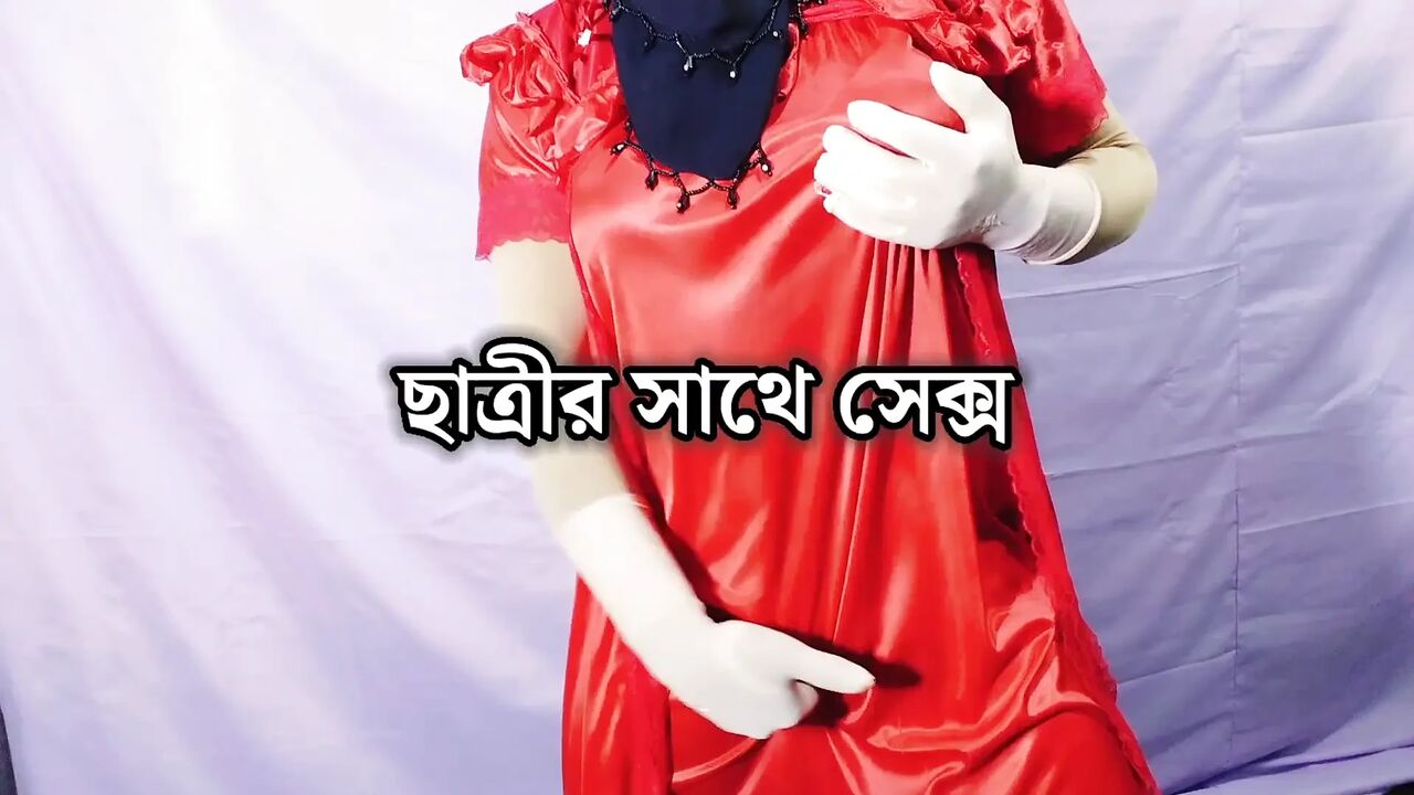 Desi Indian college teacher having fun with her female student