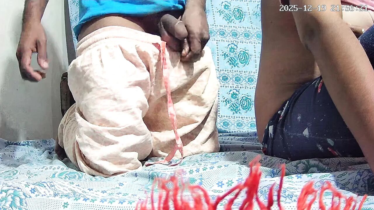 Indian dasi bahabi and Dewar doggy style fuck in the room