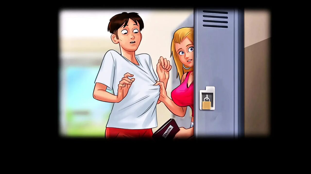 Roxxy was by her boyfriend inside their locker. (Summer Saga)