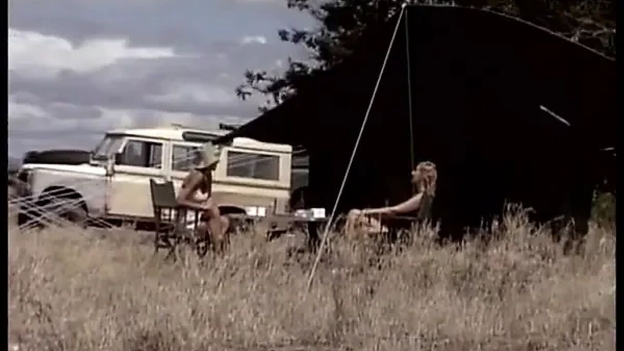 Amateur Teens From Germany Got Fucked Together in Outdoor Threesome