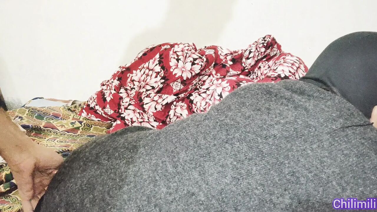 Pakistani Desi Garam Baji ki Gand Chudai , Girl Maaf kr do Hindi Audio