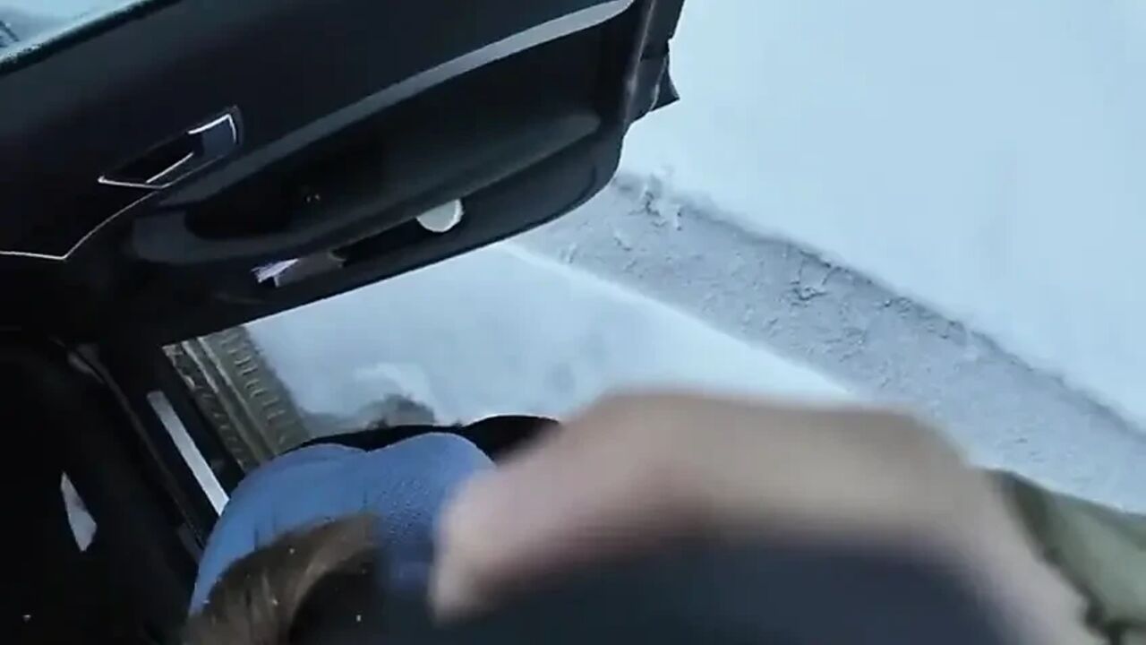 Amateur Couple Goes to the Mountains with Their Car and the Slutty Girlfriend Sucks His Cock.