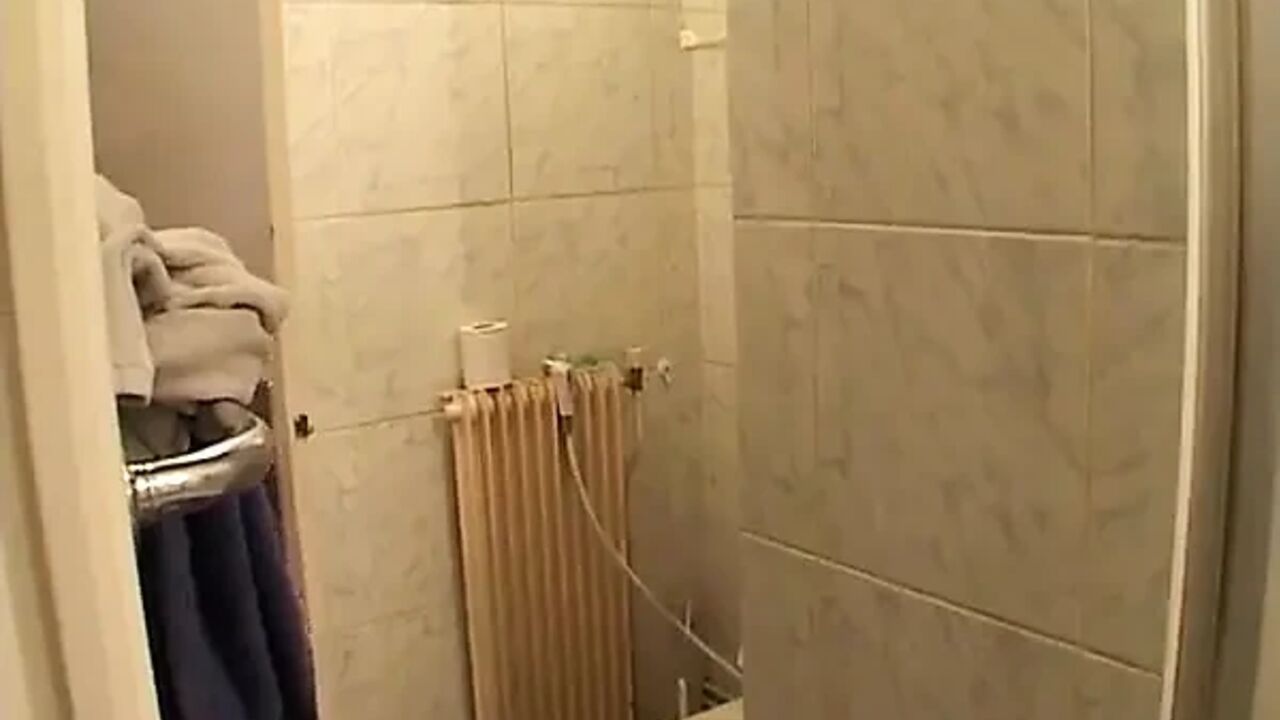 Girls Under Shower 2008