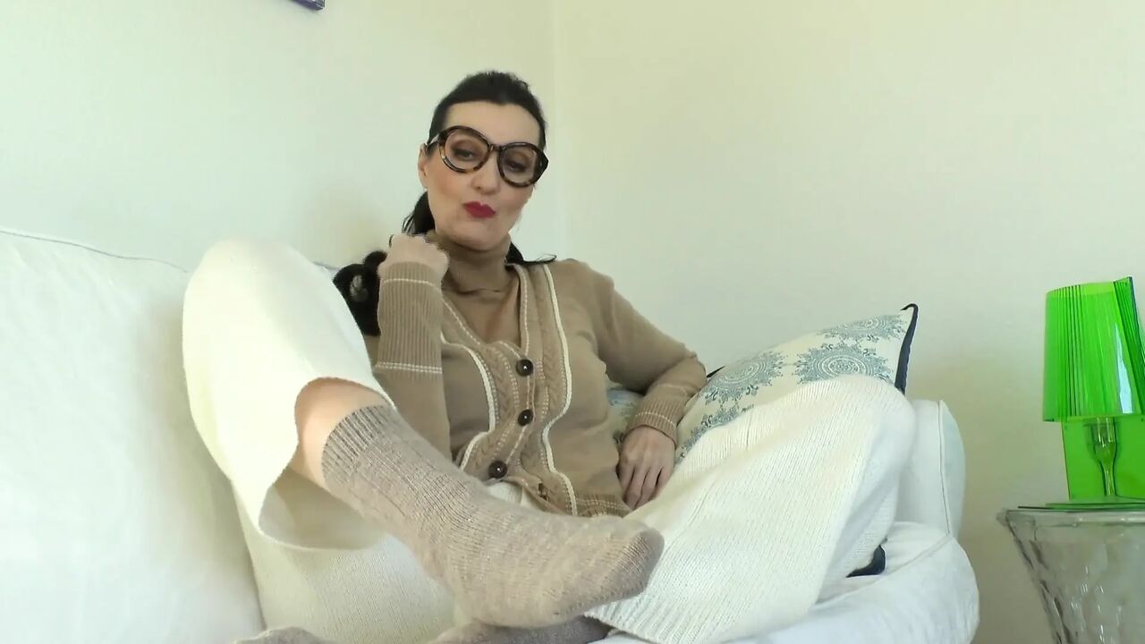 Smelling Wool Socks and Cumming on Them! Lady Victoria Valente