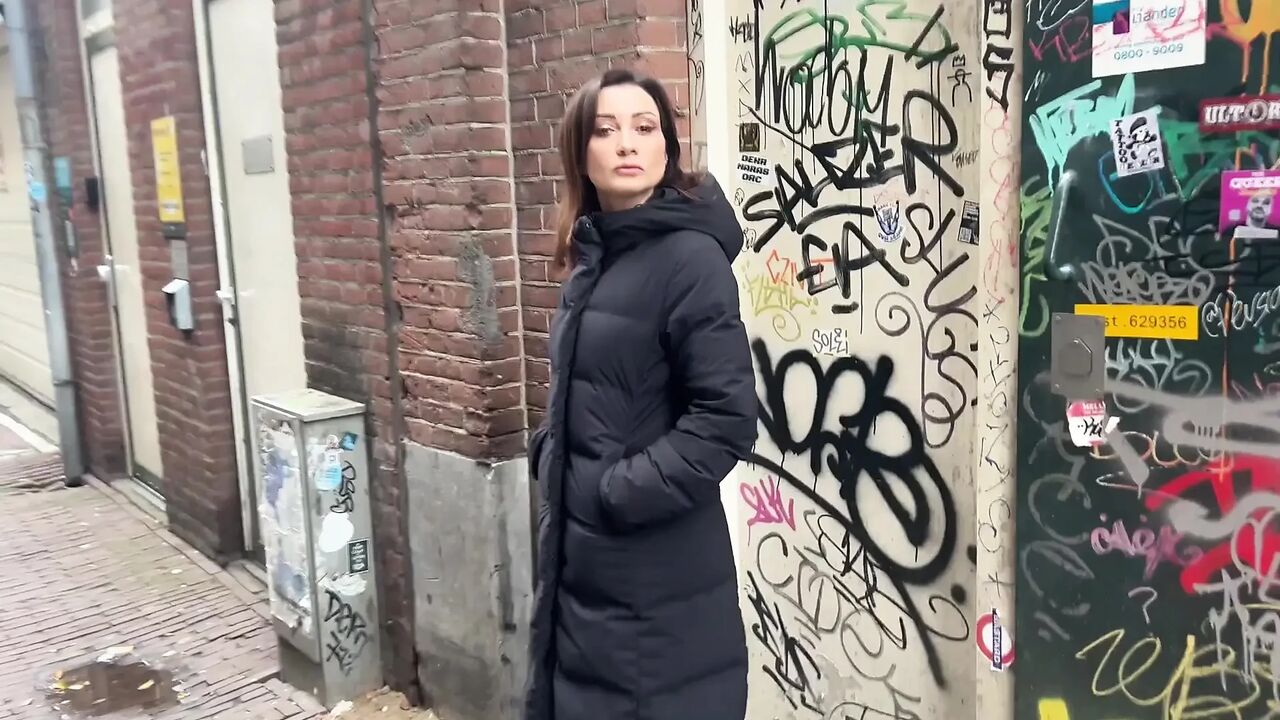 Fucking an Amsterdam Red Light District Hot White MILF Prostitute Bareback