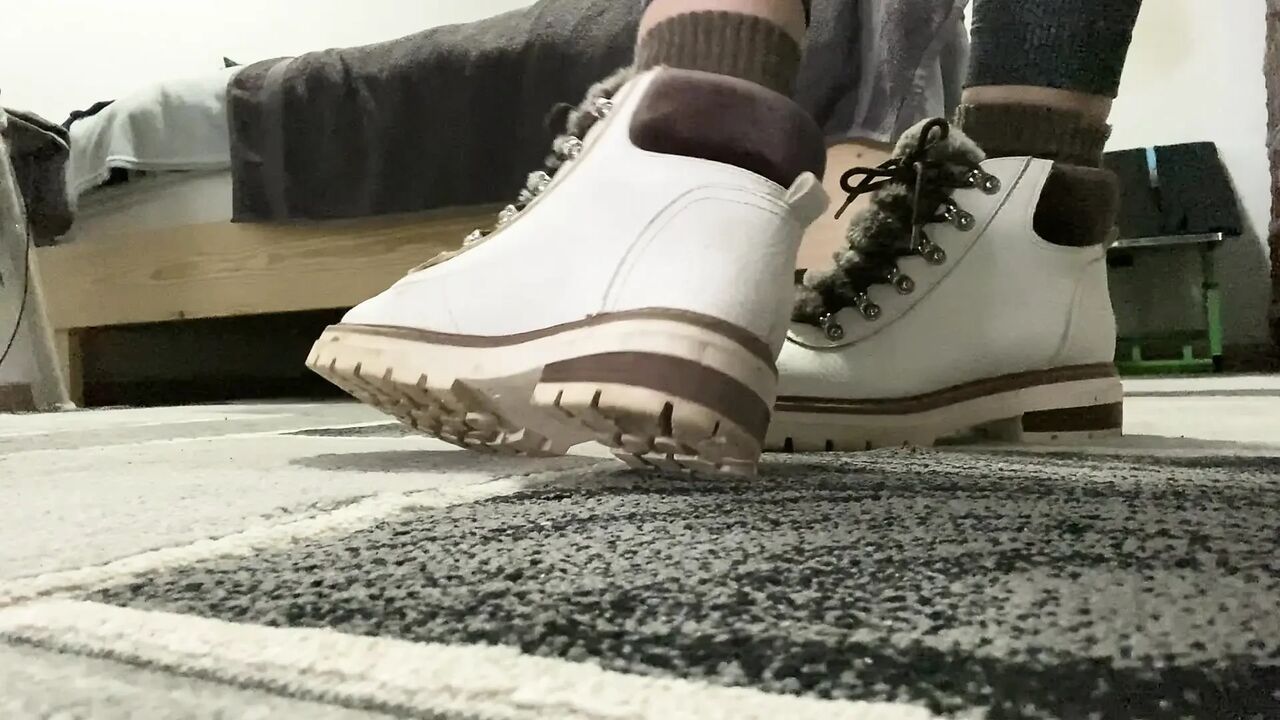 Smelly Feet and Toes after walking in BOOTS
