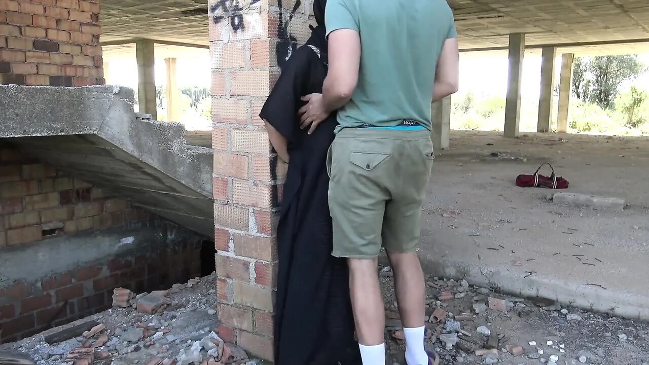 Cheating Arab Wife Fucks German Expat in Dubai