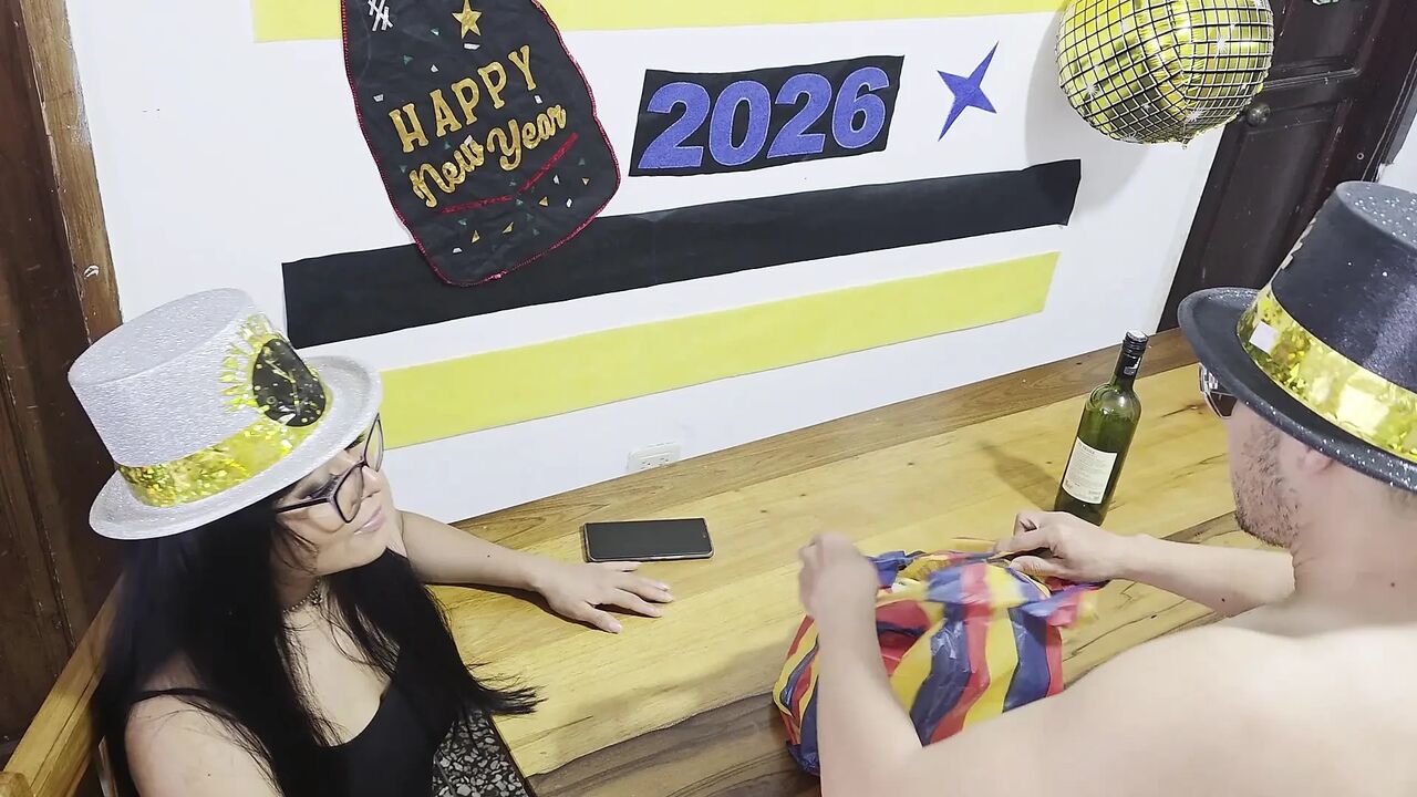 The encebollado isn't free, darling!! New Year's Eve celebration with exquisite and luxurious blowjobs. anal sex