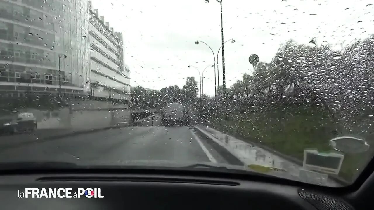 Horny Young Slut Gets Dirty Ride From Cabby
