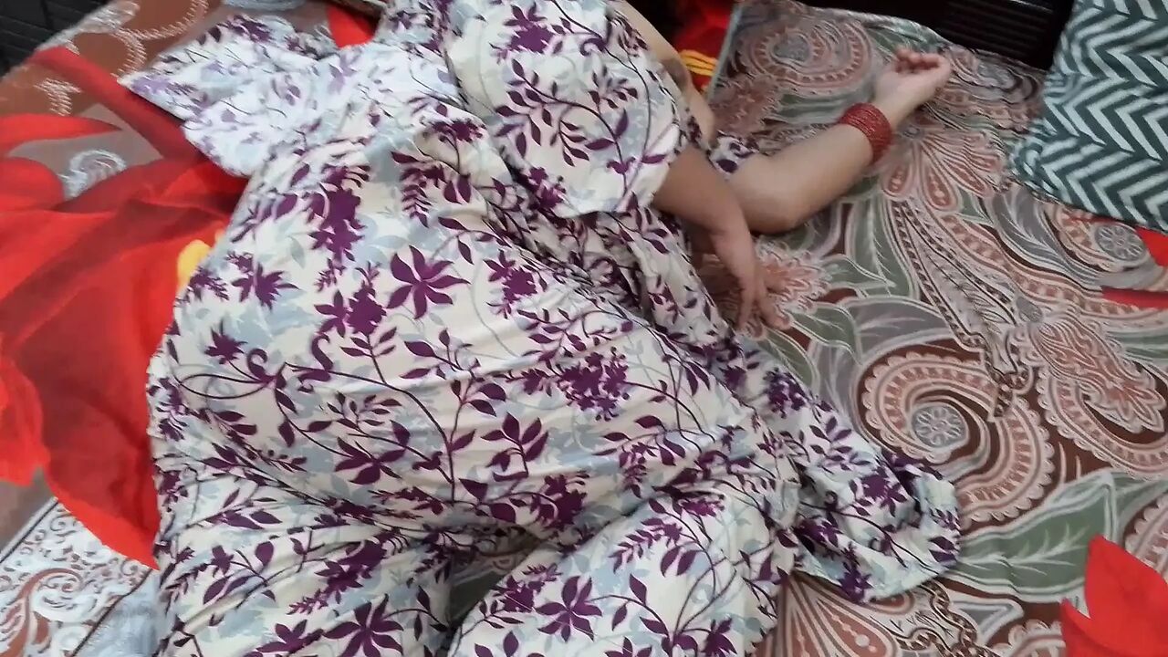 Village beautiful stepmom sex with step son in home, desi stepmom tight pussy big ass fucking