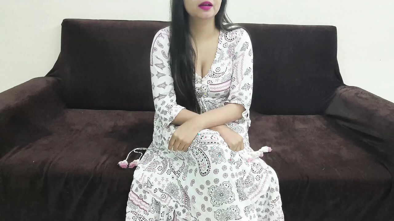 Change Clothes in Front of Brother-in-law Who Is Watching Porn