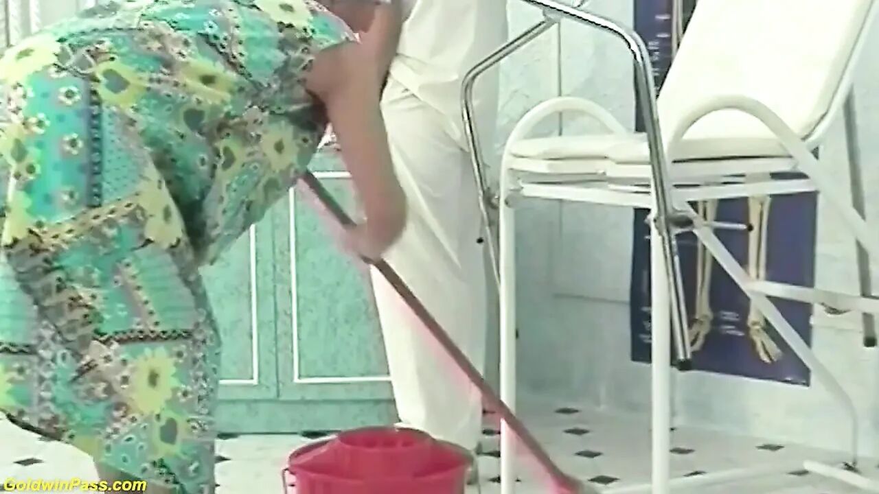82 years old granny fisted by her doctor
