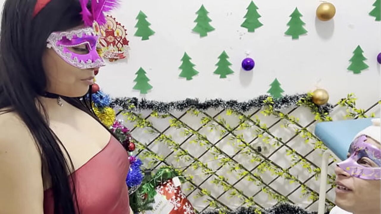 I'll be there at Christmas! Aspiring doctor negotiates a one-year contract with the head of human resources! The head is a hedonistic, pleasure-loving whore who only wants to sleep with the new doctors.