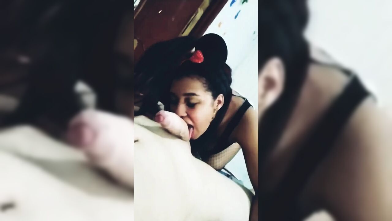 18 year old brunette big saggy tits from New York United States fucking her stepbrother's big dick futbol