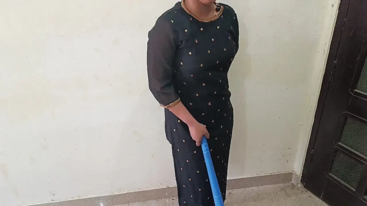 Hot Indian Maid Fuck with Room Owner