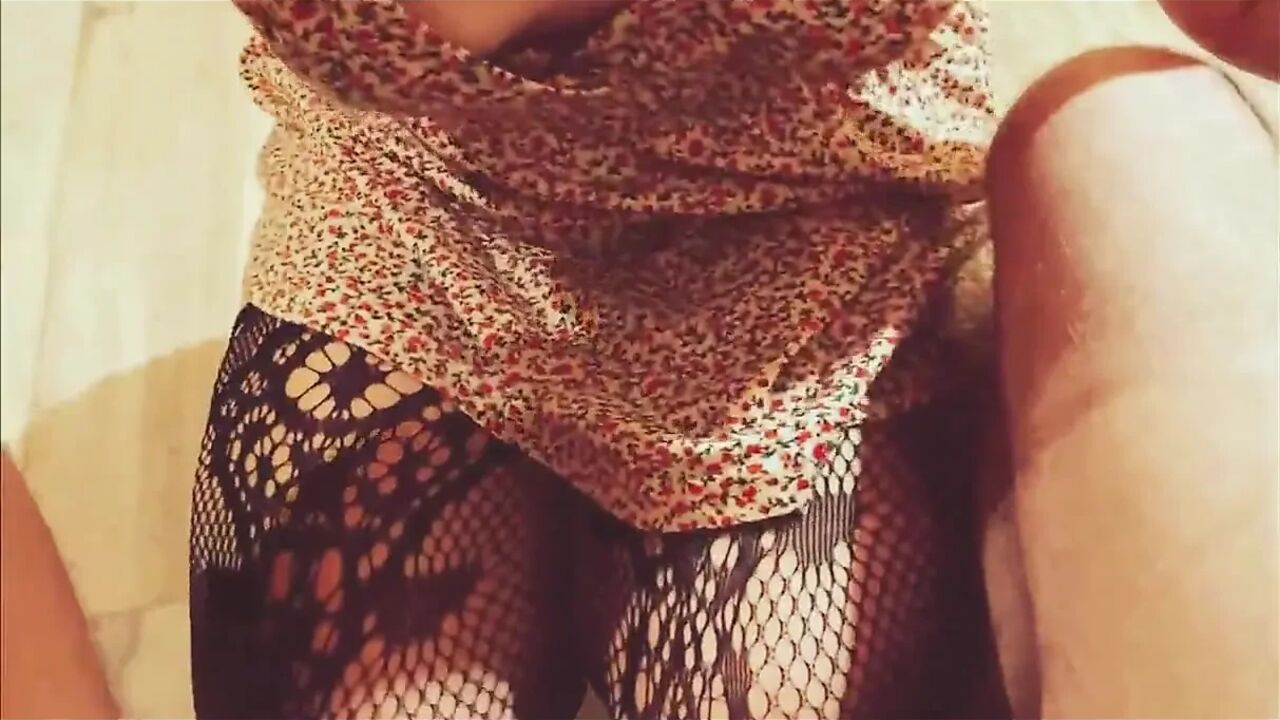 The Housewife Brought Tea and Got Anal and Cum in the Ass