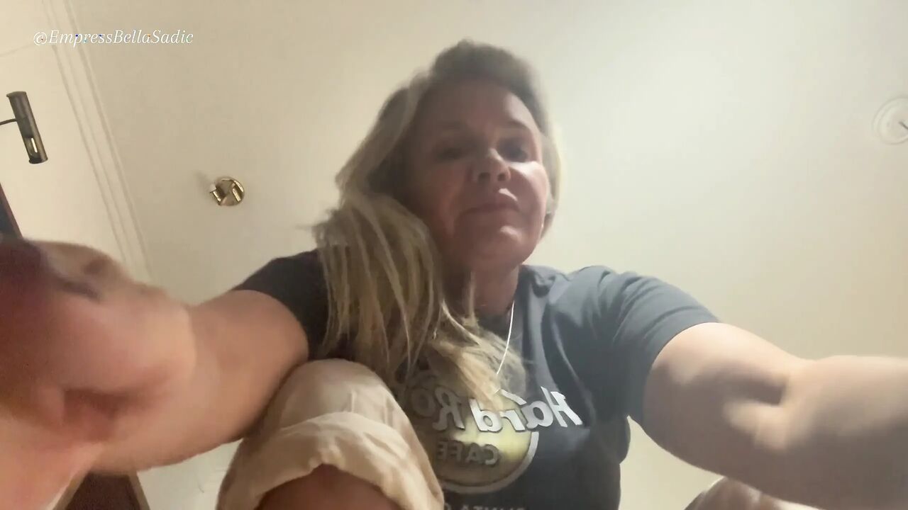 Imperatrizbellasadica Uses You as a Human Ashtray
