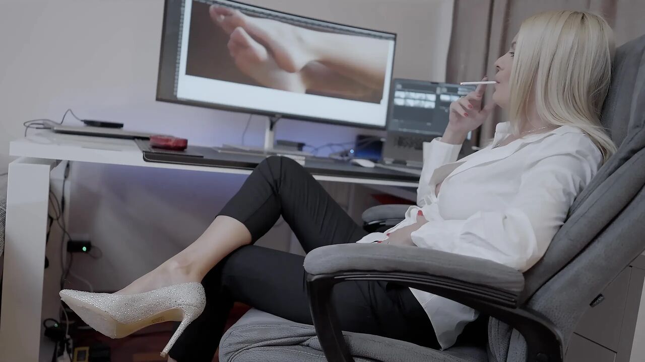 Jasmine RougeXXX - Hot Office FEET FUCK