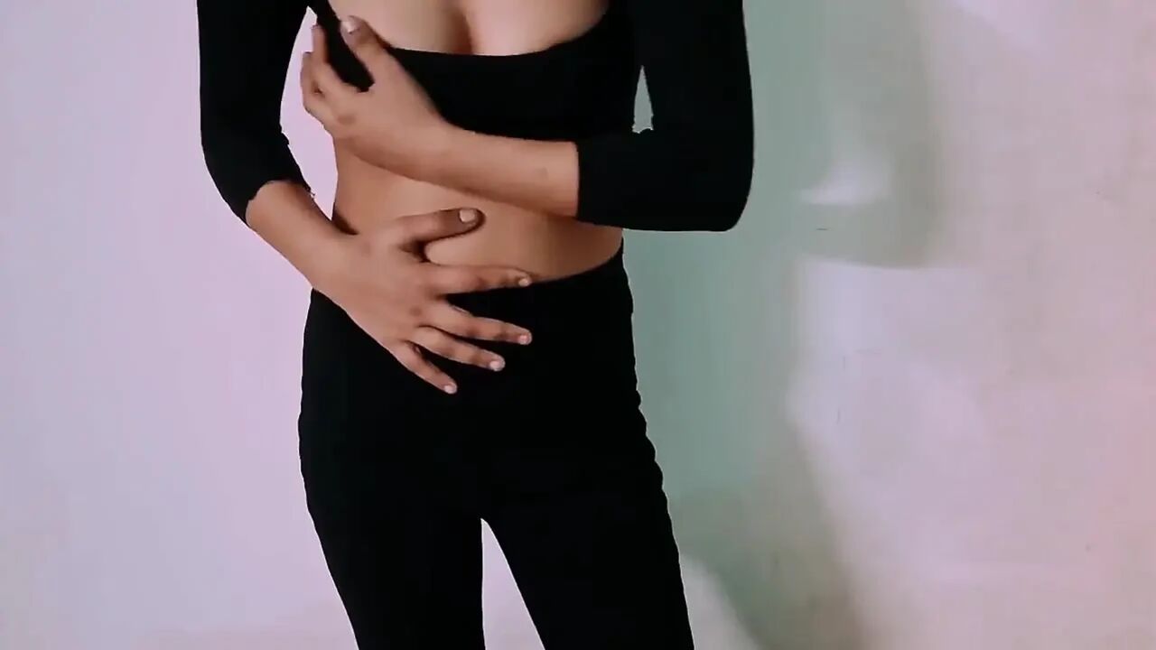 Indian Housewife Ritu Sharma's Fingering Frenzy - Uncut HD Home Video