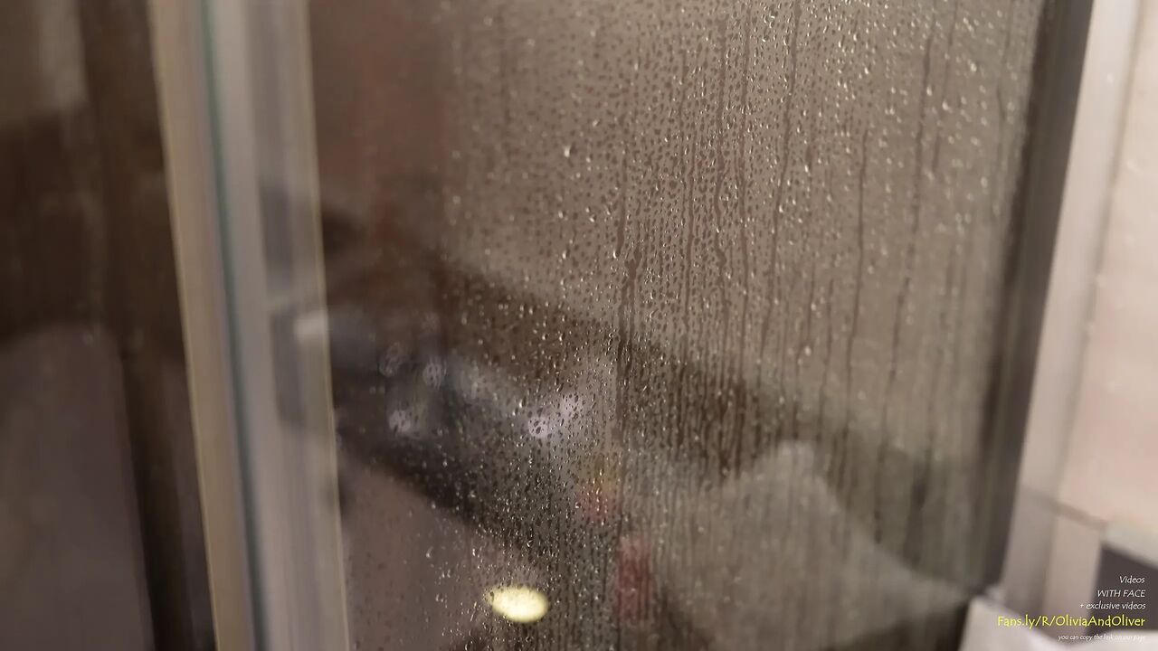 A beautiful girl gave a blowjob to a stranger in a hotel
